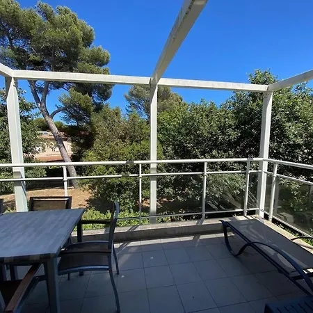 Le Dauphin Rieur , Le Brusc Mer-plage, Appt 6 Pl, Tout A Proximite, Clim Lägenhet *