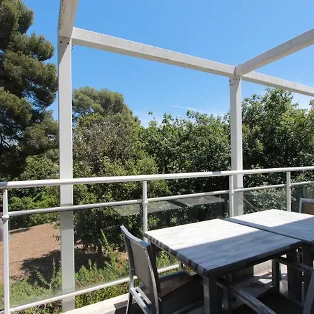 Le Dauphin Rieur , Le Brusc Mer-plage, Appt 6 Pl, Tout A Proximite, Clim Six-Fours-les-Plages